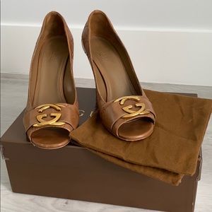 Vintage GUCCI print heels - Authentic!
